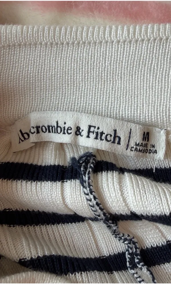 Abercrombie Sweater Shorts - Image 4