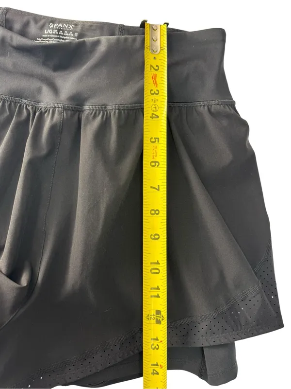 Spanx Black Women's Layered Athletic Shorts L - Image 4