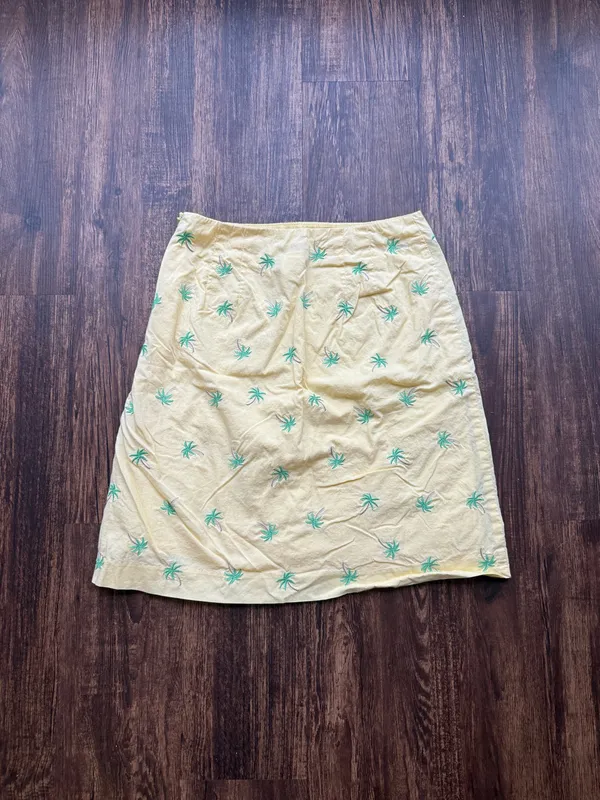 Talbots Petites Women’s Sunny Yellow Embroidered Palm Tree Mini Skirt- Size 4 - Image 2