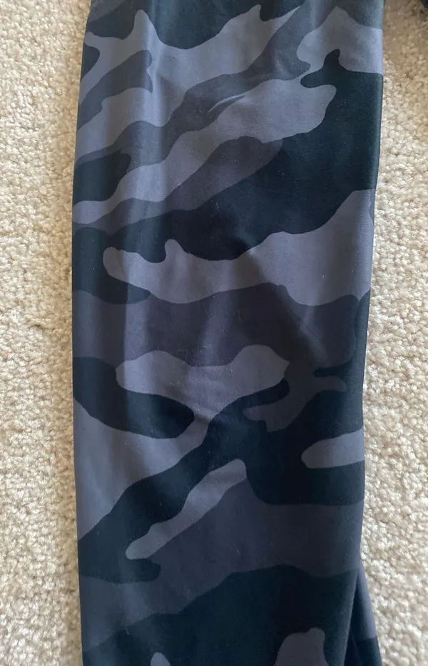 Old Navy Activewear Leggings - Image 2