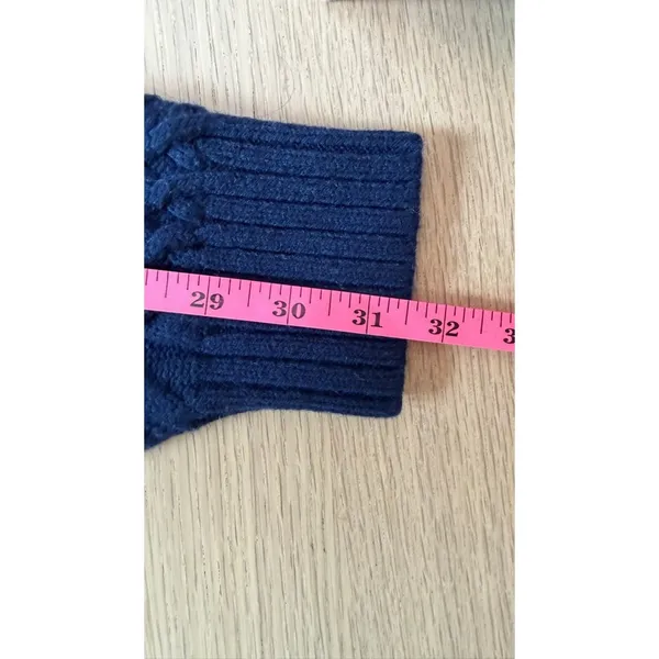 Aritzia Oversize Wool Blend Crewneck Sweater Size Medium - Image 7