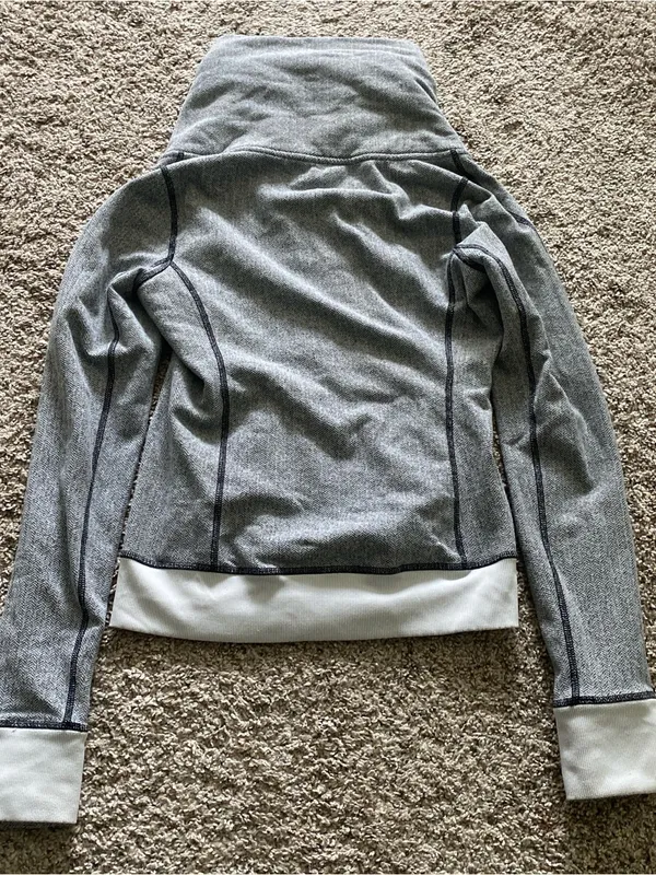 lululemon athletica Gray Full-Zip Bomber Jacket - Image 3