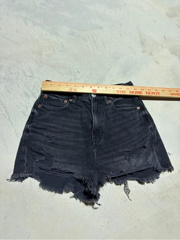 American Eagle Women's 90s boyfriend Black Distressed Denim Shorts 00 - Image 2
