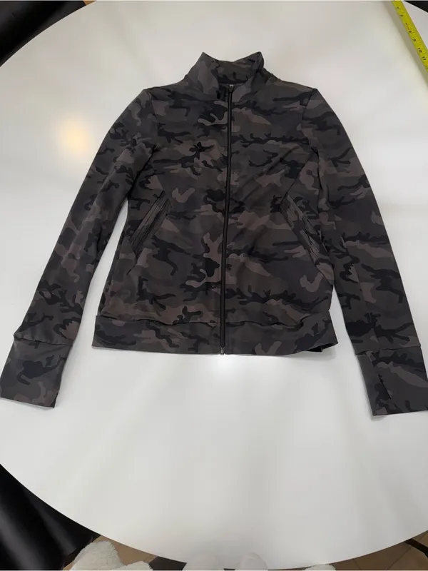 Fornia Camo Zip - Image 2