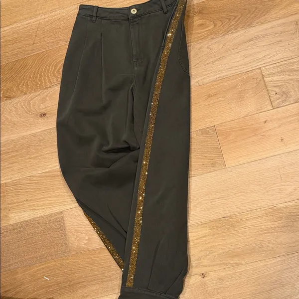 Zara green slouchy Cropped Pants with Gold running‎ down side 2 - Image 4