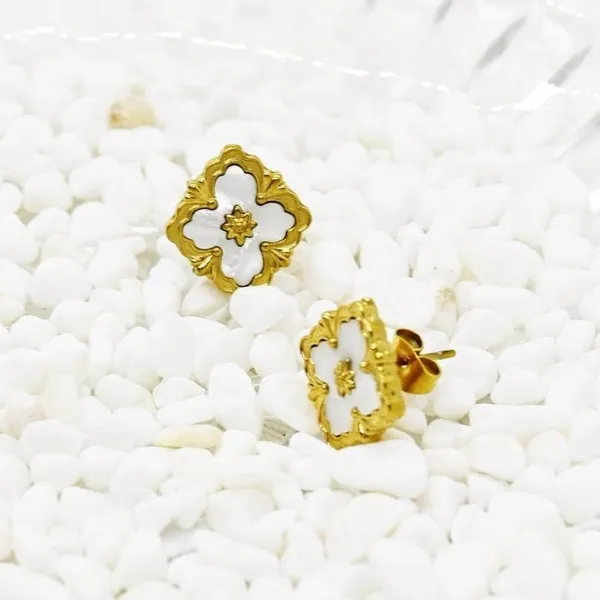 Medieval Renaissance White and Gold Earrings - Image 4