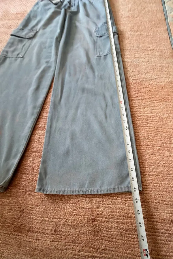 True Religion Bobby Baggy Cargo Jeans Size 26 Ultra Light Wash NWT - Image 2