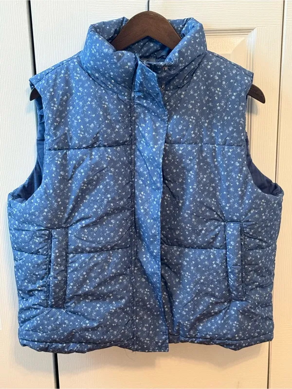 Altar’d State AS Revival Blue Ditsy Floral Puffer Vest - Image 2