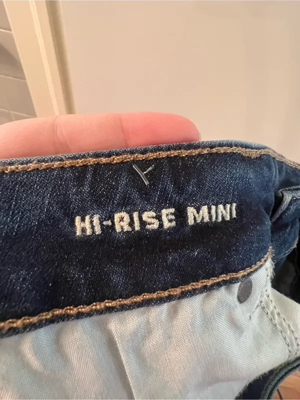American Eagle Women’s Size 10 Hi-Rise Mini Skirt Denim Jean Cut‎ Off Dark Wash - Image 9