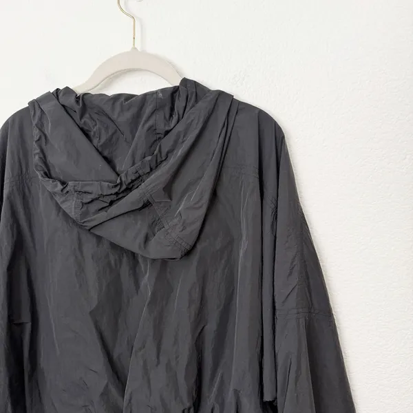 [Athleta] Black Day Drift Jacket Cropped Lightweight Windbreaker Size Medium M - Image 9