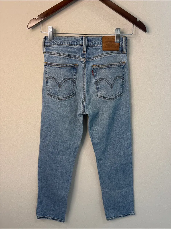 Levis Premium Wedgie Straight Faded Wash Button Fly Jeans 28" Inseam Size 24 - Image 3