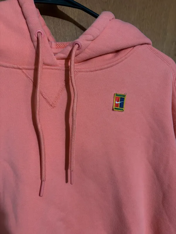 Nike Court Heritage Women’s Coral Hoodie - Image 2