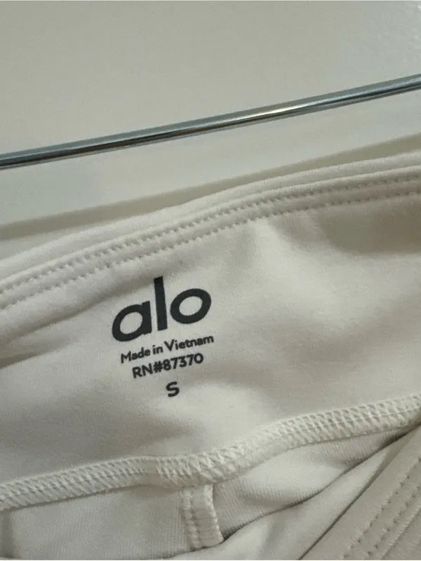 ALO Yoga Cream White Flare Leggings - Image 3