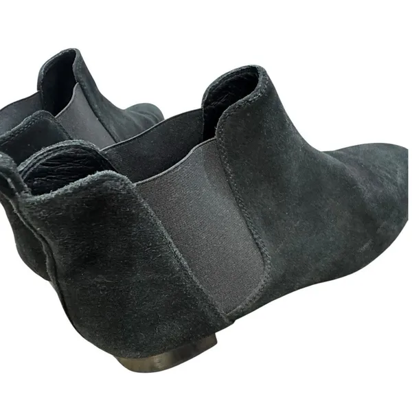 J. Crew Women's 9 Black Suede Chelsea Boots Pull On Ankle Booties Minimalist - Image 4