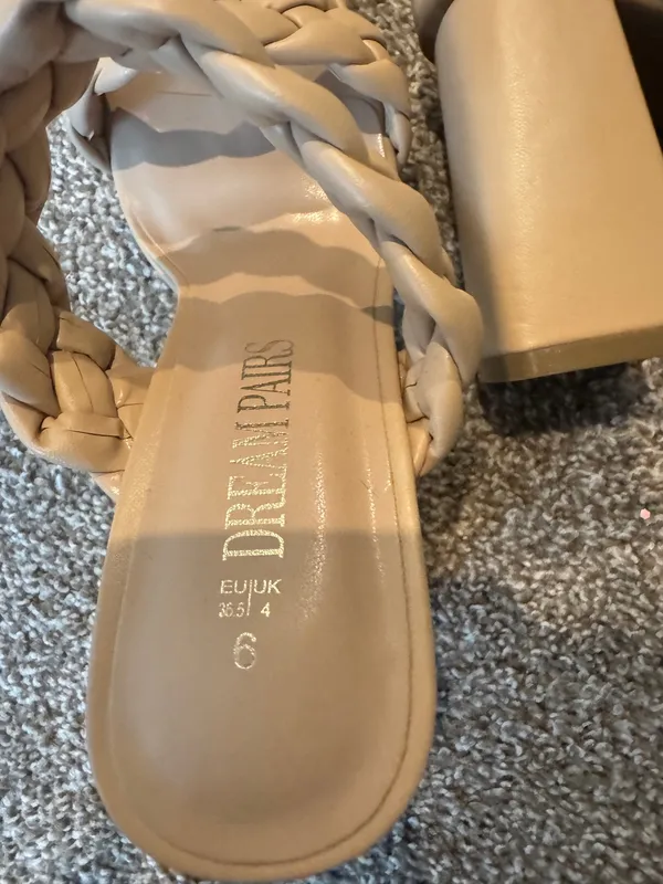 Brand new dream pairs size 6 platform heels - Image 4