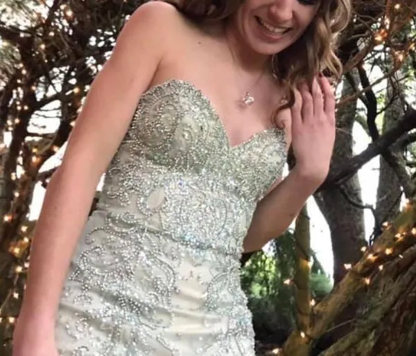 Mori Lee Prom Dress - Image 3