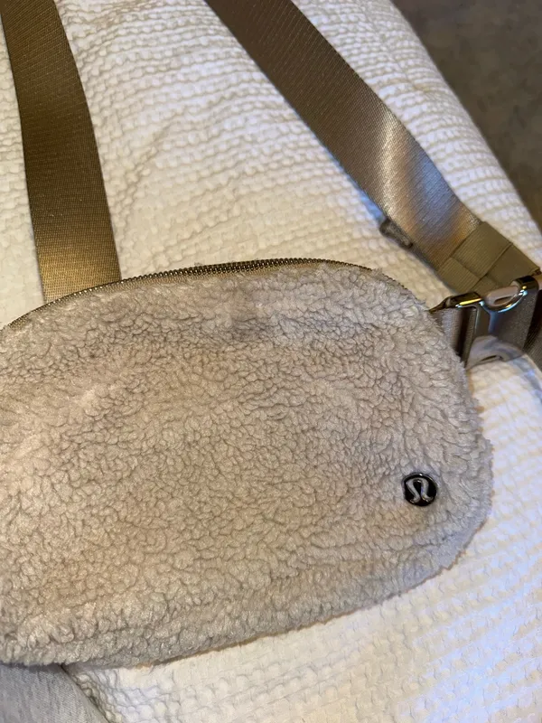 Lululemon Belt Bag - Image 2