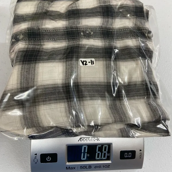 EUC American Eagle women’s black white‎ plaid relaxed boyfriend fit button shirt - Image 7
