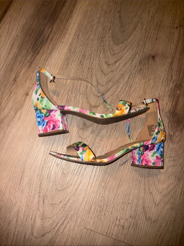 Brash Floral Ankle-Strap Sandals in Multicolor - Image 6