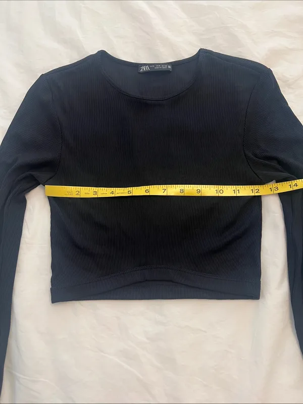Zara Black Long-Sleeve Cropped Tee - Image 4