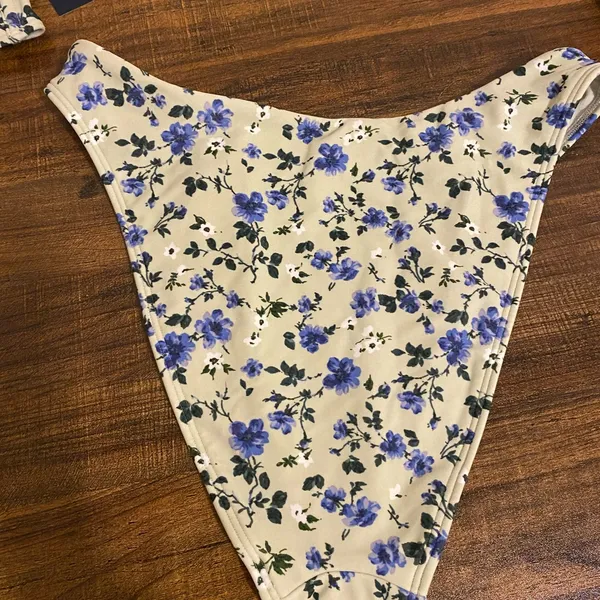 NWT Abercrombie & Fitch Bikini Large Top Small Bottoms - Image 4