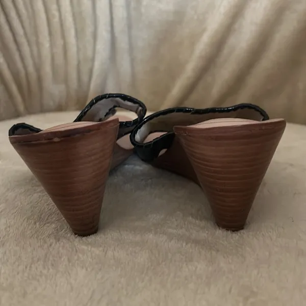 Jack Rogers Women’s Black Wedge Sandals Size 7.5 - Image 4
