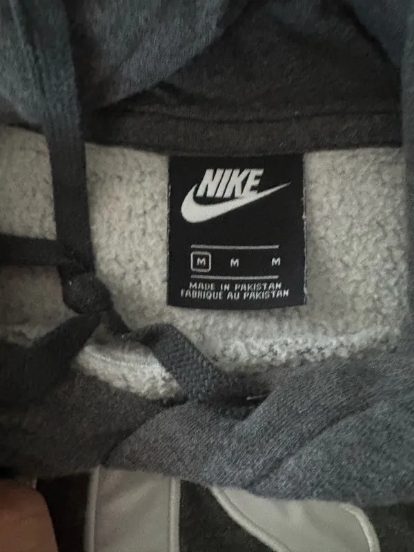 Nike Hoodie - Image 4