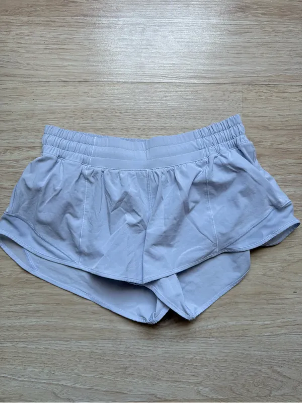 Lululemon Hotty Hot Short II *2.5" Serene Blue Size 6 - Image 4