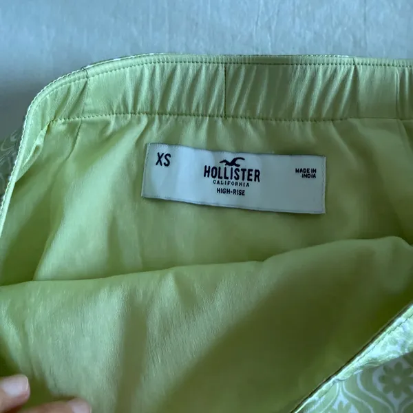 Hollister Mini Skirt High-Rise - Image 5