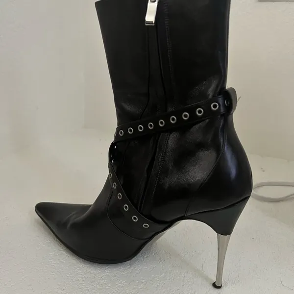 L’idea by Lori Women’s black leather ankle boots Size 38 - Image 6
