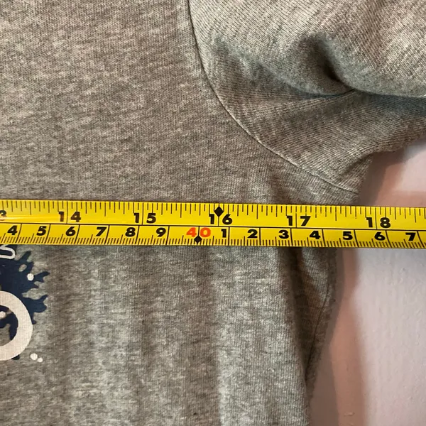Life Is Good Gray Crusher Tee Snowman Winter Gorpcore Casual Women's size Small - Image 7