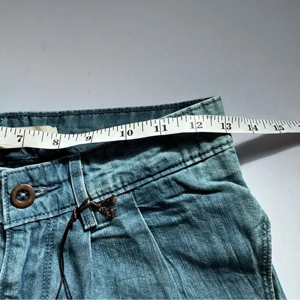 Levi's Relaxed Fit Pleated Light Blue Jeans Size 24 NWT - Image 6