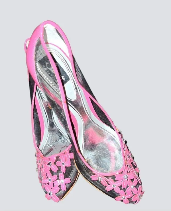 Stuart Couture gorgeous unique pink patten leather heels with black mesh… - Image 11