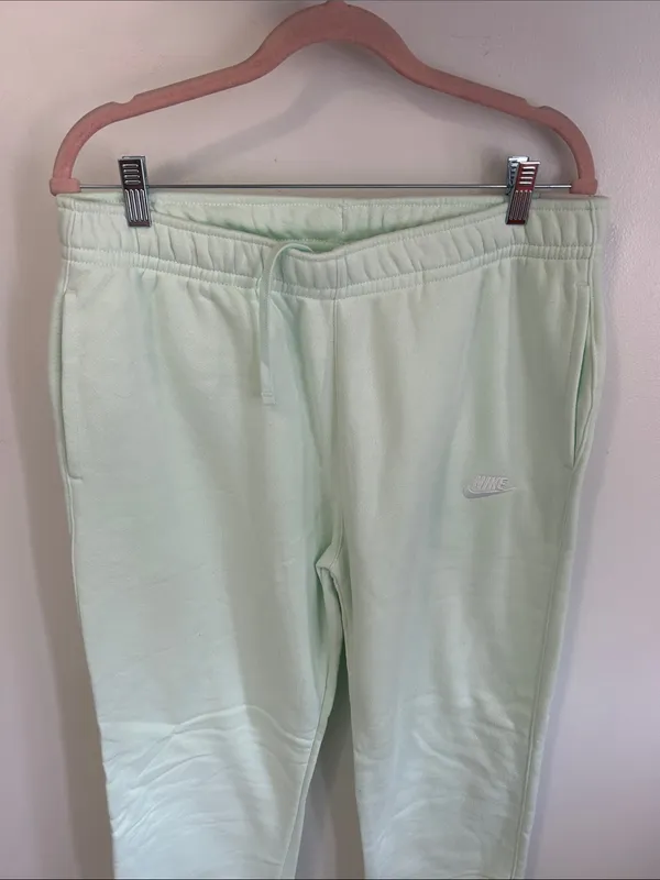 Nike Standard Fit Taper Leg Sweatpants Light Mint - Image 5