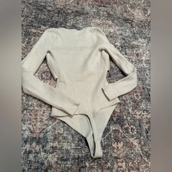 $70 NWT Abercrombie & Fitch LuxeLoft Wrap Bodysuit in‎ Cream - Image 2