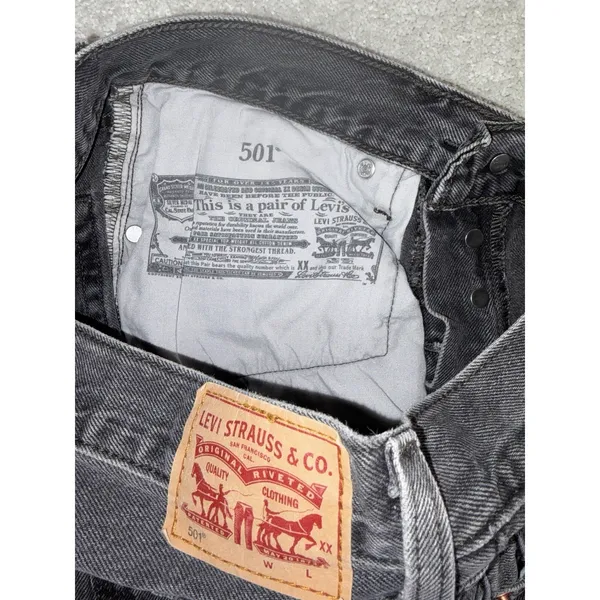 womens levis 501 button fly jeans 26x28 raw‎ hem Washed Black Gray - Image 4