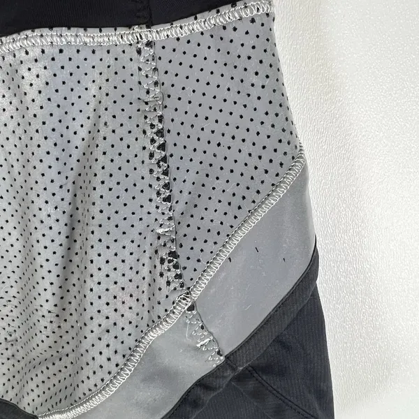 Lululemon Shorts Women 4‎ Black Gray Speed Up Reflective Short Swift Fabric Run - Image 2