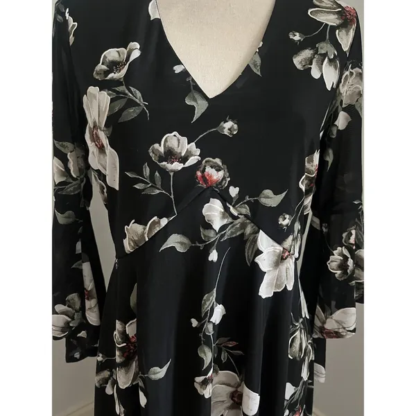 Black Floral V-Neck Bell Sleeve Dress sz Large Empire Waist Boho Chic Whimsigoth - Image 2