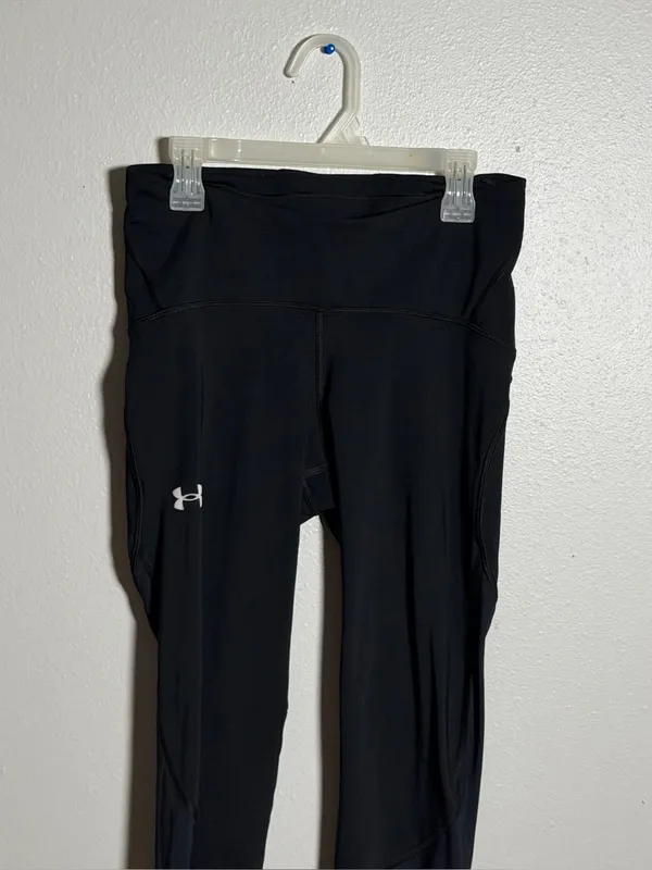 Under Armour‎ Women Yoga Capri Black Compression Athletic Leggings size M - Image 2