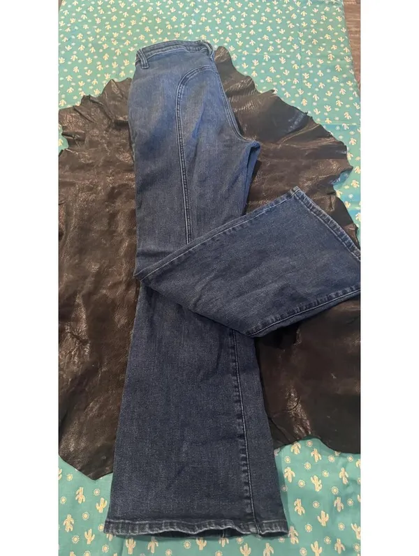 Shyanne Women's Jeans Size 29W x 30L Western / Country Style Blue Flare Denim - Image 4