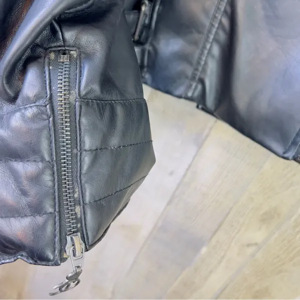 Vintage Rocawear XL Black Buttery Soft Faux Leather W/ROC Zipper Pulls & pockets - Image 4