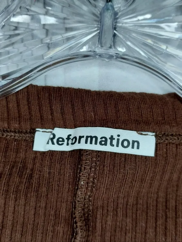 Reformation Paige Brown Ribbed Scoop Neck Long-Sleeve 90’s Y2K Neutral Crop Top - Image 2