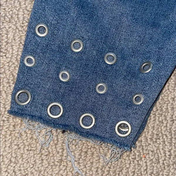 Rock & Republic Blue Skinny Jeans with Eyelet Detail - Image 14