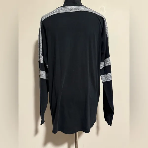 EUC PINK Victoria’s Secret Black and Gray Long Sleeve Top size large - Image 4