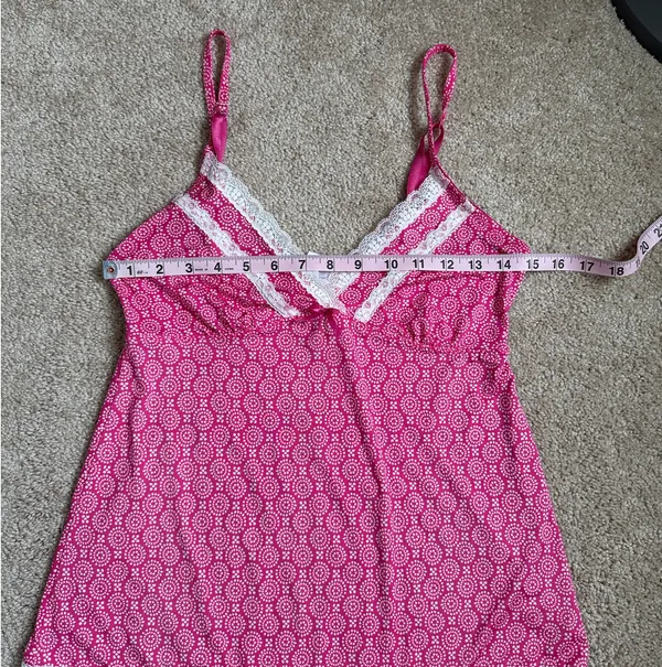 Marilyn Monroe Pink Camisole With Lace Trim. Size Small - Image 3