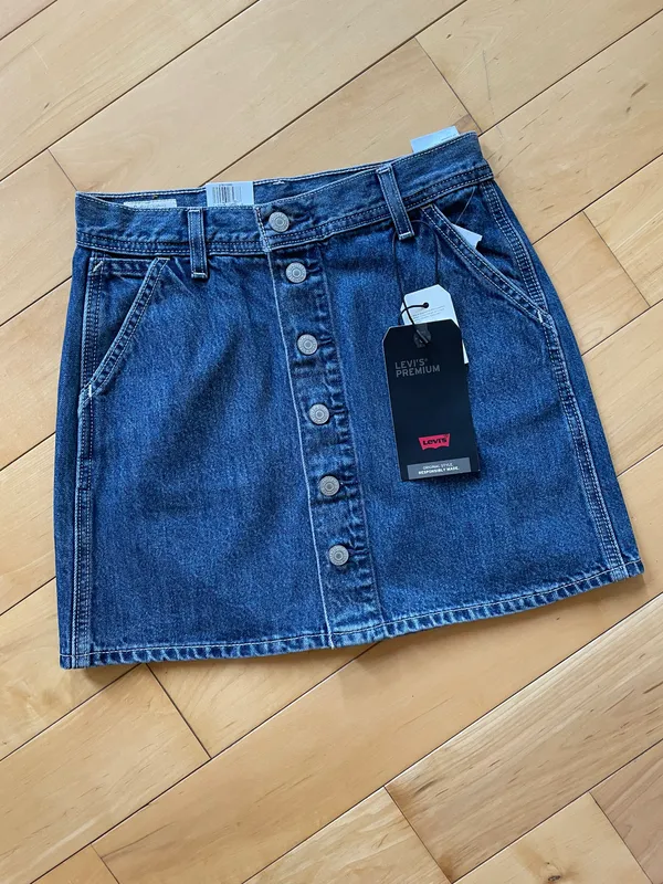 Levi's Premium Denim Button Up Skirt. - Image 4