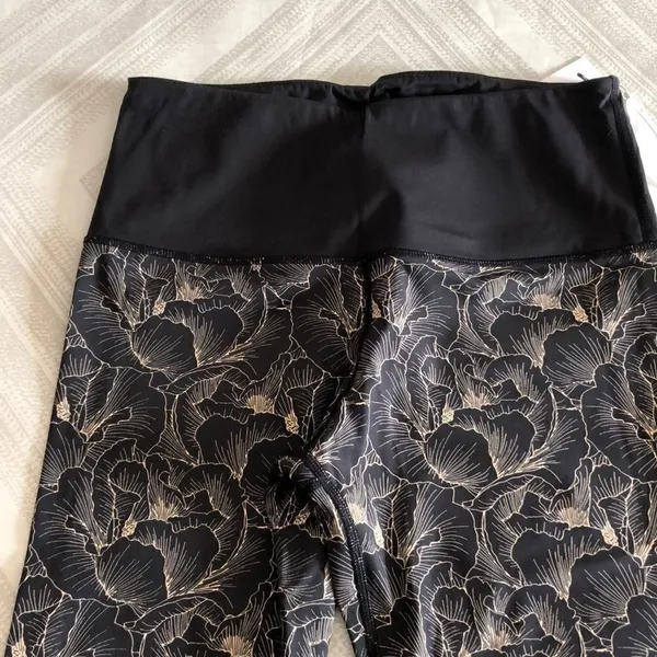 Varley Estrella Black with Floral Print Leggings Size M - Image 3