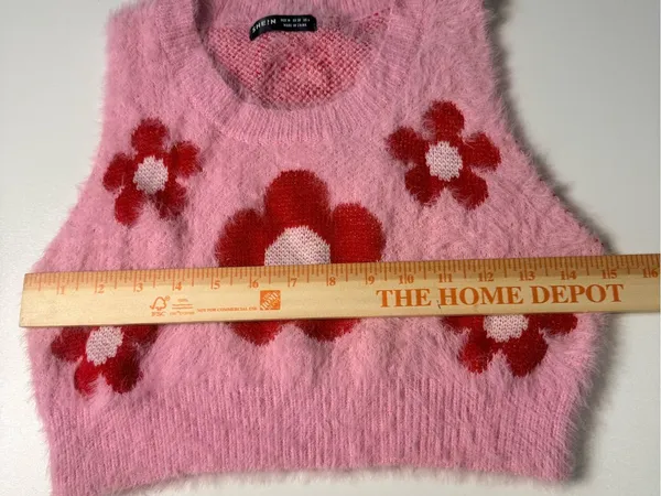 SHEIN Pink Fuzzy Floral Crop Top with Red Flowers - Image 5