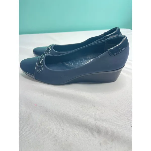 Dressbarn Patent Leather Flats with‎ Buckle Accent S-141 - Image 5