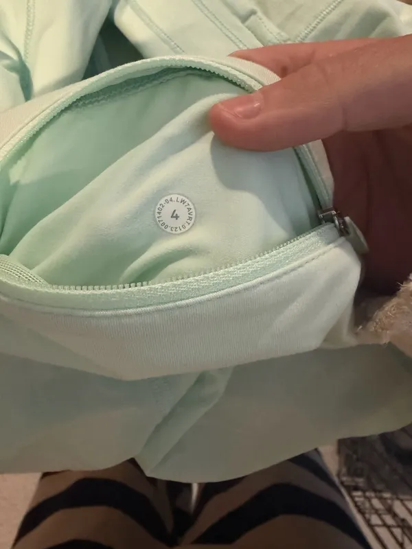 Lululemon shorts - Image 4